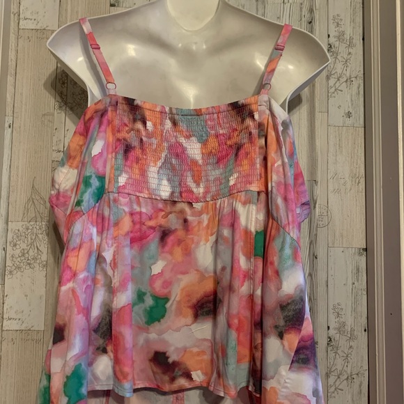 NWT torrid size 4 watercolor tank - Picture 8 of 10